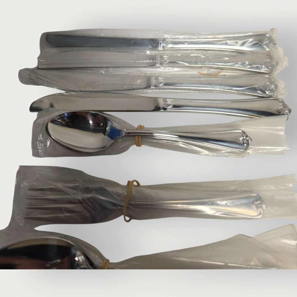 International Stainless Flatware CANFIELD - 20 Pieces Fork Spoon Knife Indonesia - Picture 2 of 9
